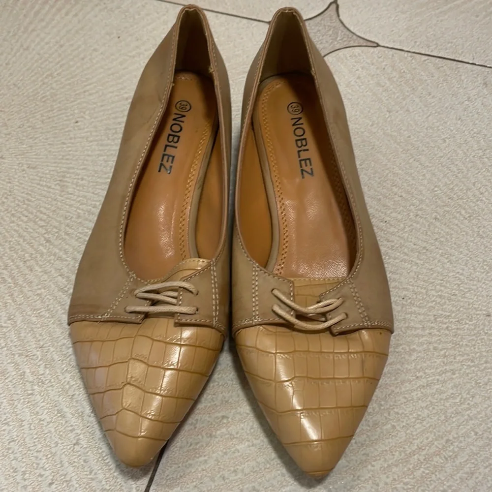 Shoe - Picture 1 of 2
